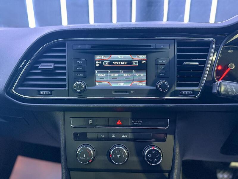 SEAT Leon 1.6 TDI CR SE DSG Euro 5 (s/s) 5dr - U459