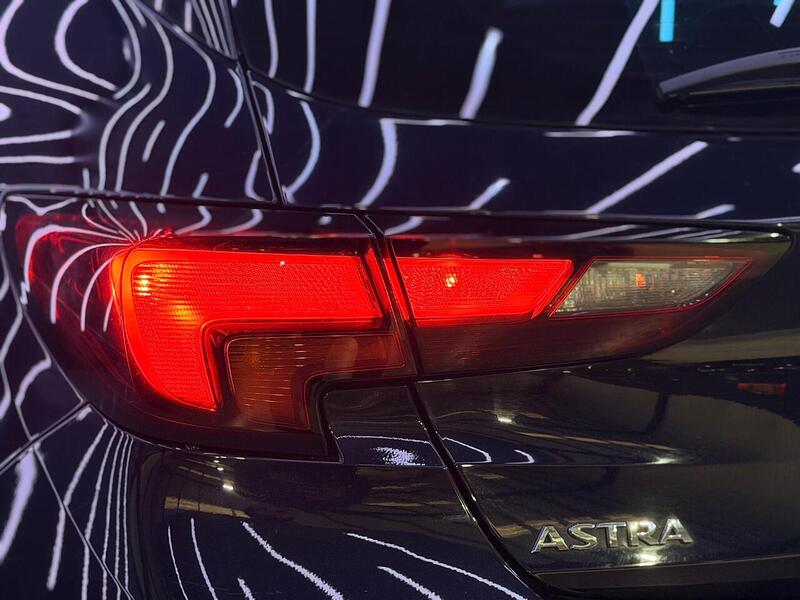 Vauxhall Astra 1.6 CDTi BlueInjection Griffin Euro 6 (s/s) 5dr - U460