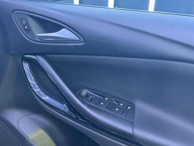 Vauxhall Astra 1.6 CDTi BlueInjection Griffin Euro 6 (s/s) 5dr - U460