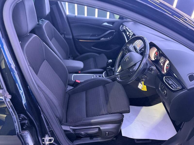 Vauxhall Astra 1.6 CDTi BlueInjection Griffin Euro 6 (s/s) 5dr - U460