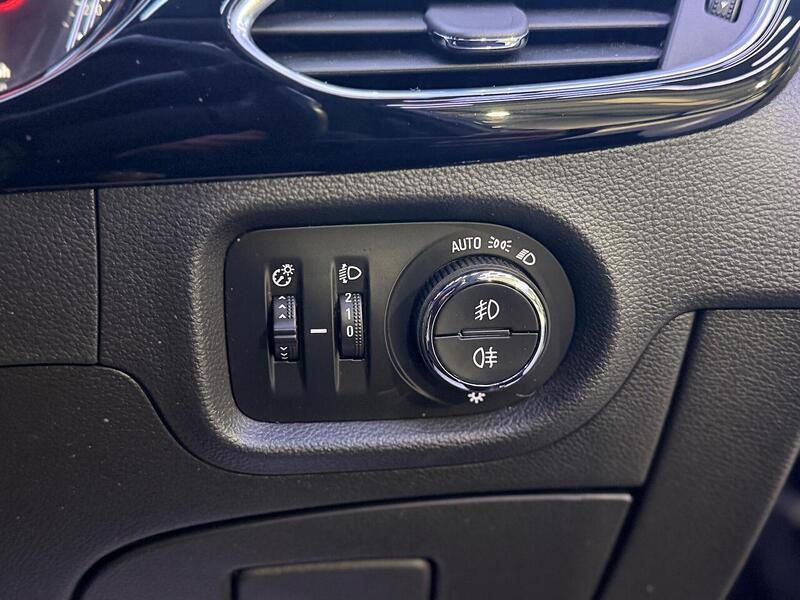 Vauxhall Astra 1.6 CDTi BlueInjection Griffin Euro 6 (s/s) 5dr - U460