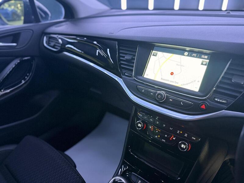 Vauxhall Astra 1.6 CDTi BlueInjection Griffin Euro 6 (s/s) 5dr - U460