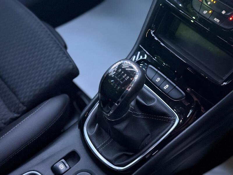 Vauxhall Astra 1.6 CDTi BlueInjection Griffin Euro 6 (s/s) 5dr - U460