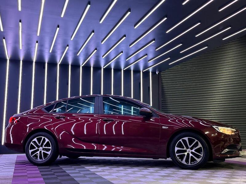 Vauxhall Insignia 1.6 Turbo D ecoTEC Design Nav Grand Sport Euro 6 (s/s) 5dr - U487