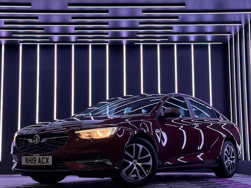 Vauxhall Insignia 1.6 Turbo D ecoTEC Design Nav Grand Sport Euro 6 (s/s) 5dr - U487