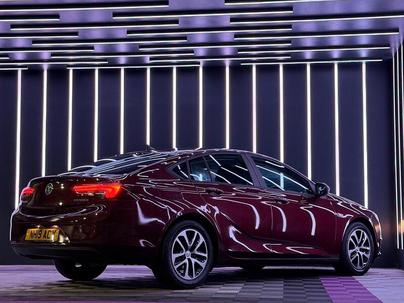 Vauxhall Insignia 1.6 Turbo D ecoTEC Design Nav Grand Sport Euro 6 (s/s) 5dr - U487