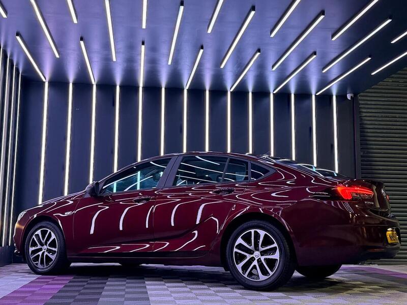 Vauxhall Insignia 1.6 Turbo D ecoTEC Design Nav Grand Sport Euro 6 (s/s) 5dr - U487