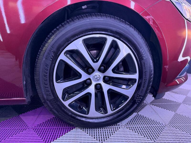 Vauxhall Insignia 1.6 Turbo D ecoTEC Design Nav Grand Sport Euro 6 (s/s) 5dr - U487