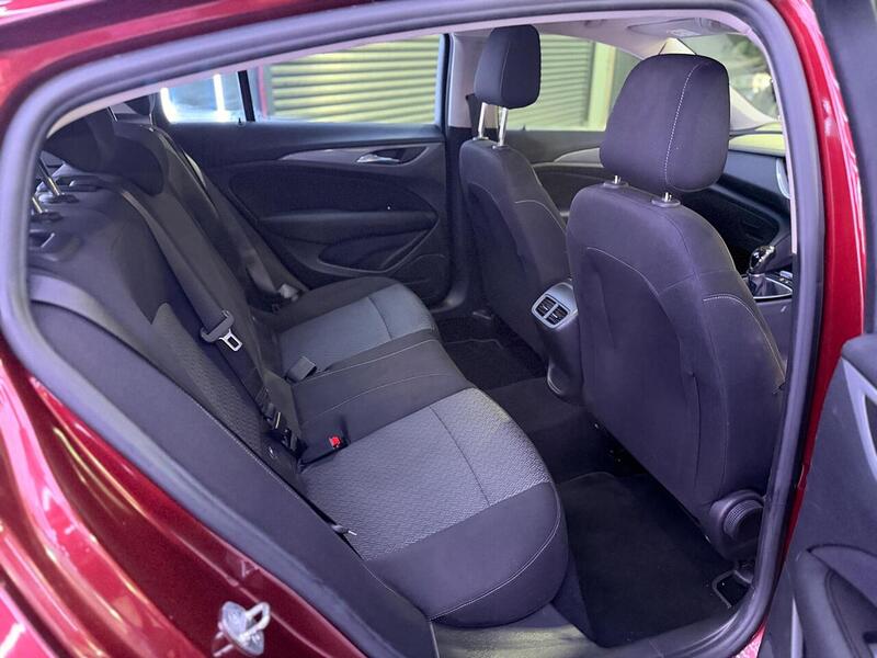 Vauxhall Insignia 1.6 Turbo D ecoTEC Design Nav Grand Sport Euro 6 (s/s) 5dr - U487