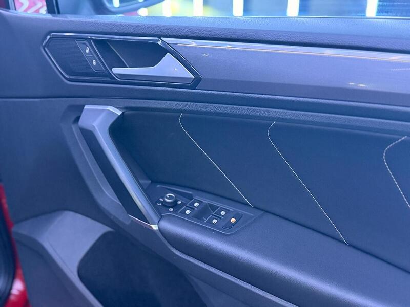 Volkswagen Tiguan 2.0 TDI R-Line Euro 6 (s/s) 5dr - U488