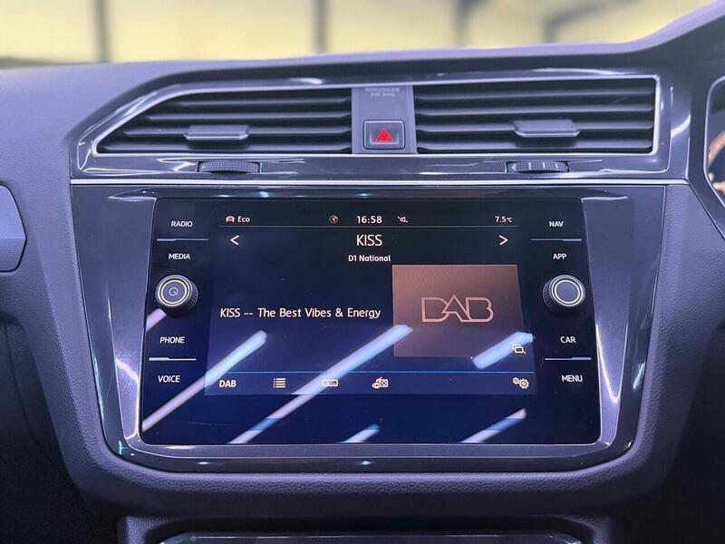 Volkswagen Tiguan 2.0 TDI R-Line Euro 6 (s/s) 5dr - U488