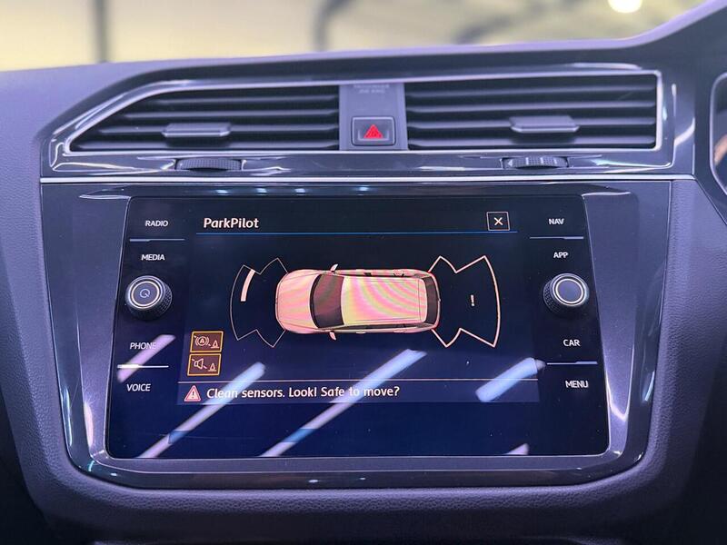 Volkswagen Tiguan 2.0 TDI R-Line Euro 6 (s/s) 5dr - U488