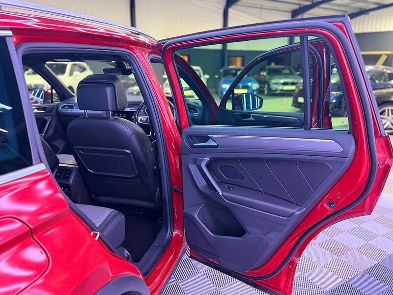 Volkswagen Tiguan 2.0 TDI R-Line Euro 6 (s/s) 5dr - U488