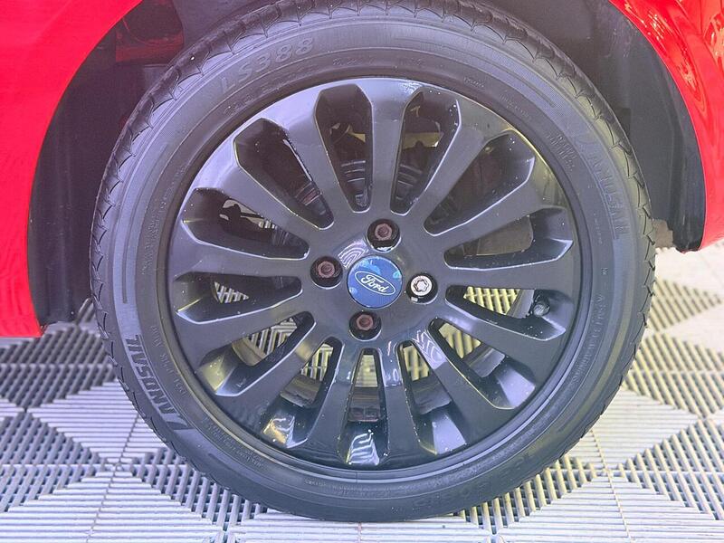 Ford Ka 1.2 Zetec Euro 5 (s/s) 3dr - U489