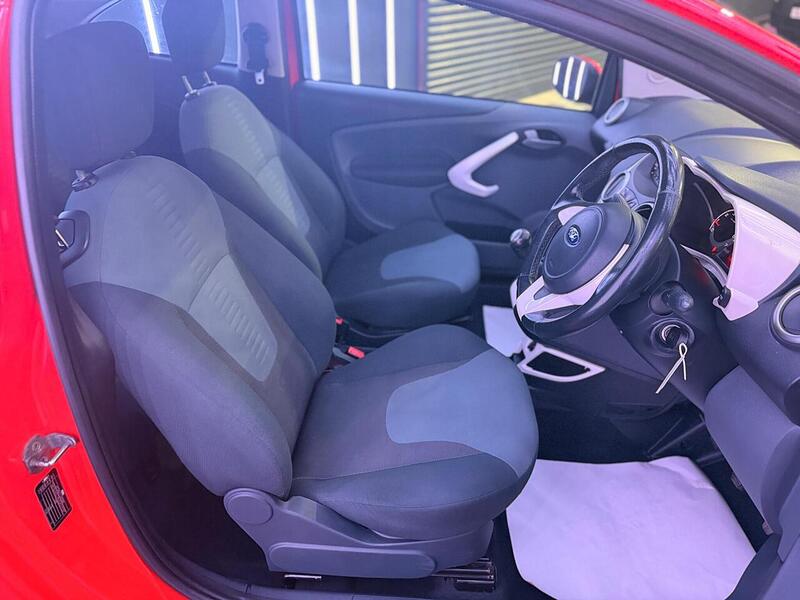 Ford Ka 1.2 Zetec Euro 5 (s/s) 3dr - U489