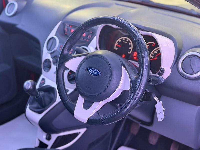 Ford Ka 1.2 Zetec Euro 5 (s/s) 3dr - U489