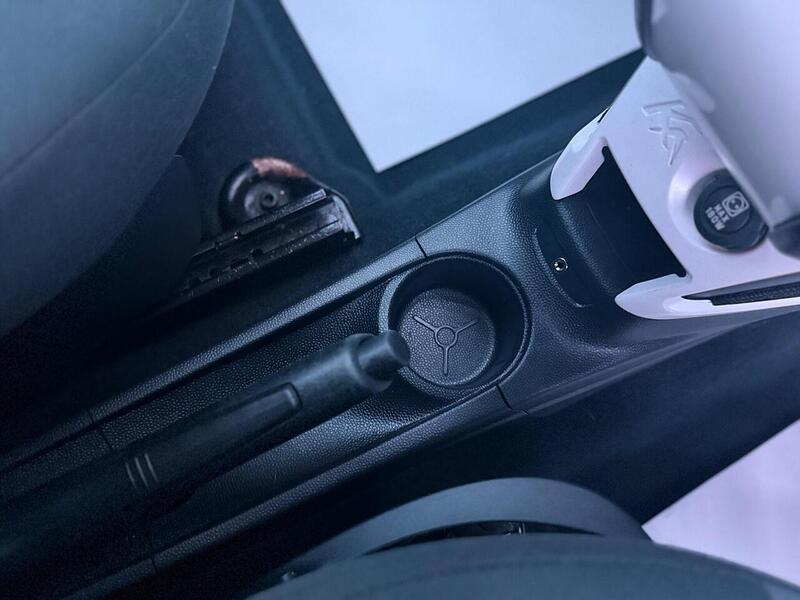 Ford Ka 1.2 Zetec Euro 5 (s/s) 3dr - U489