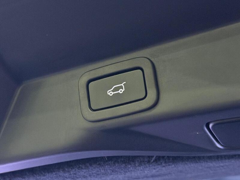 Land Rover Range Rover Sport 5.0 P575 V8 SVR Carbon Edition Auto 4WD Euro 6 (s/s) 5dr - U496