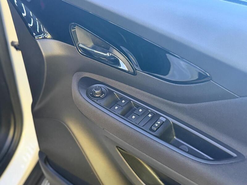 Vauxhall Mokka X 1.6i Active Euro 6 (s/s) 5dr - U507