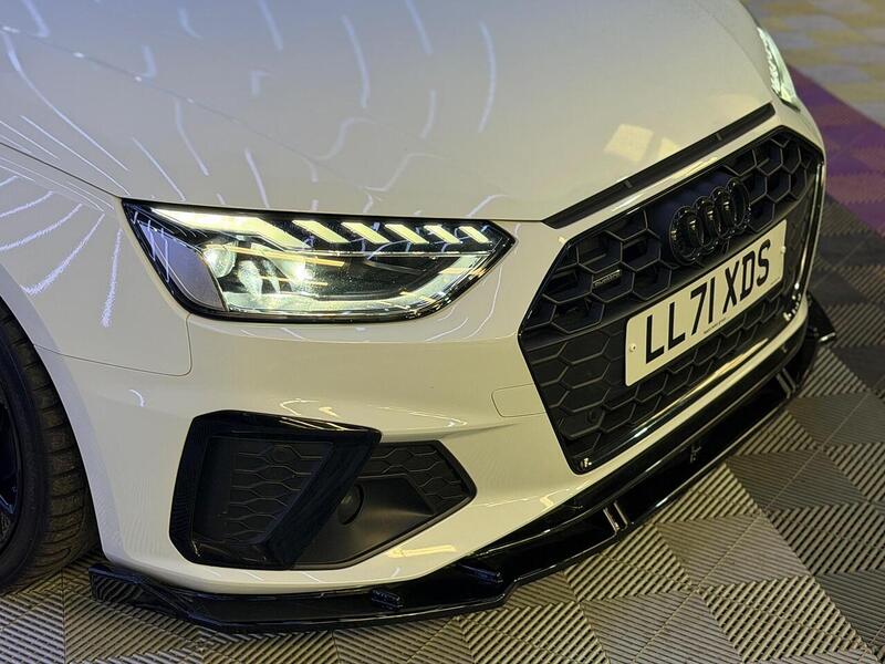 Audi A4 Avant 2.0 TDI 40 Black Edition S Tronic quattro Euro 6 (s/s) 5dr - U528