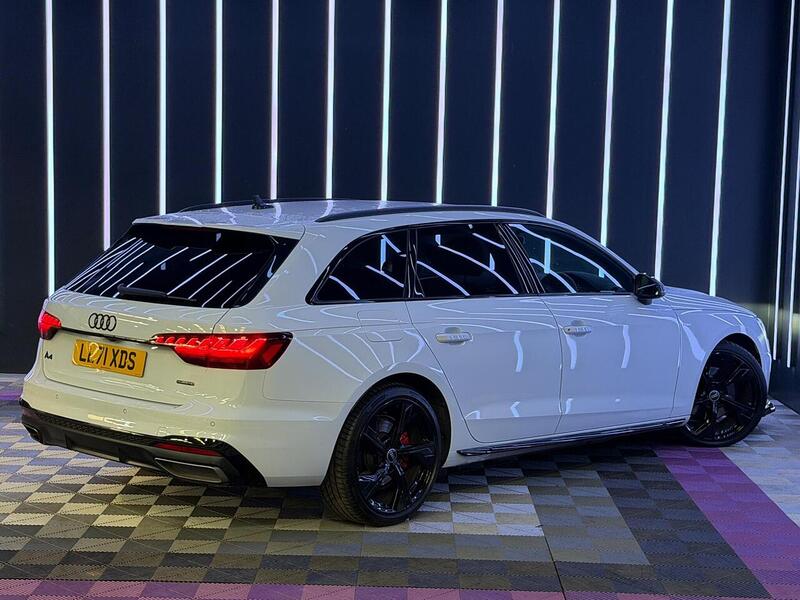 Audi A4 Avant 2.0 TDI 40 Black Edition S Tronic quattro Euro 6 (s/s) 5dr - U528