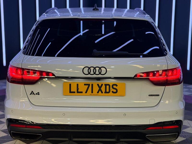 Audi A4 Avant 2.0 TDI 40 Black Edition S Tronic quattro Euro 6 (s/s) 5dr - U528