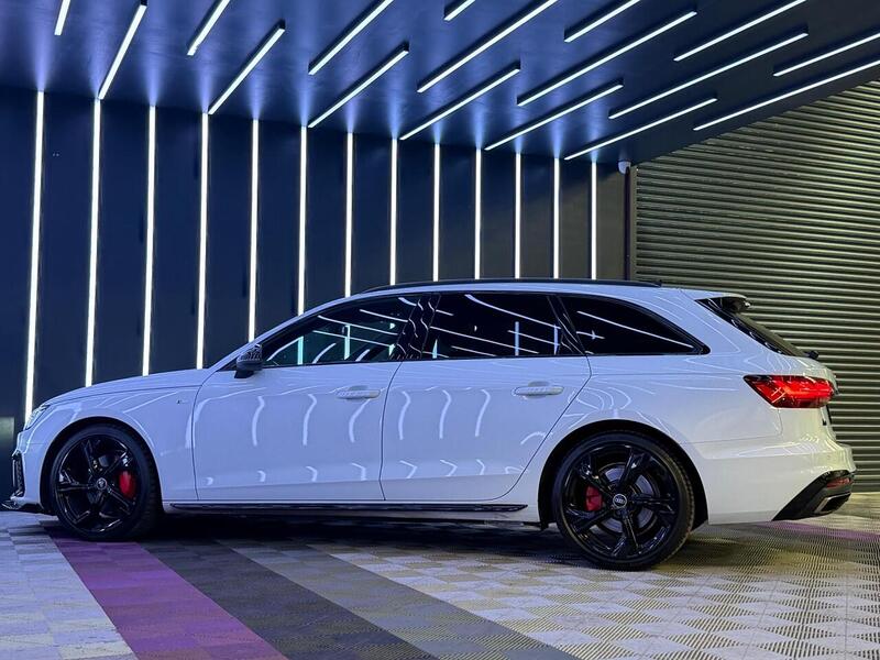 Audi A4 Avant 2.0 TDI 40 Black Edition S Tronic quattro Euro 6 (s/s) 5dr - U528