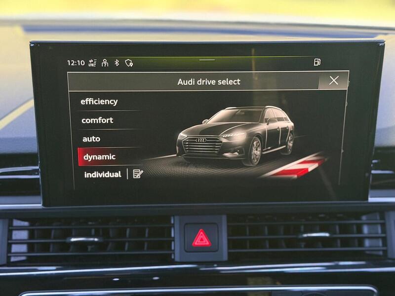 Audi A4 Avant 2.0 TDI 40 Black Edition S Tronic quattro Euro 6 (s/s) 5dr - U528