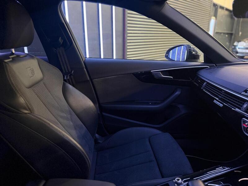 Audi A4 Avant 2.0 TDI 40 Black Edition S Tronic quattro Euro 6 (s/s) 5dr - U528