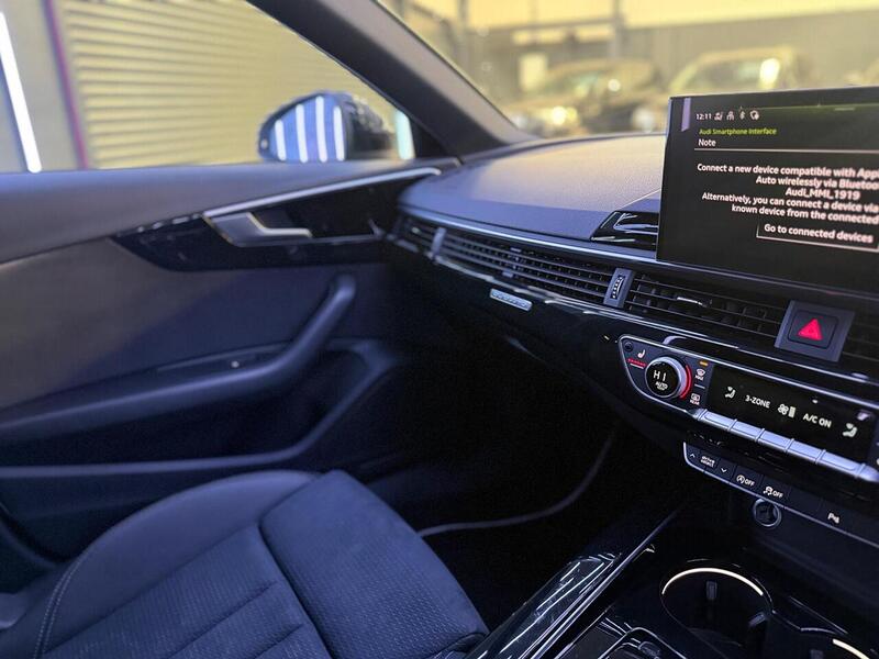 Audi A4 Avant 2.0 TDI 40 Black Edition S Tronic quattro Euro 6 (s/s) 5dr - U528