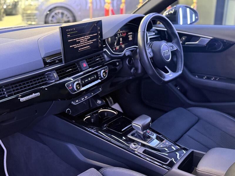 Audi A4 Avant 2.0 TDI 40 Black Edition S Tronic quattro Euro 6 (s/s) 5dr - U528