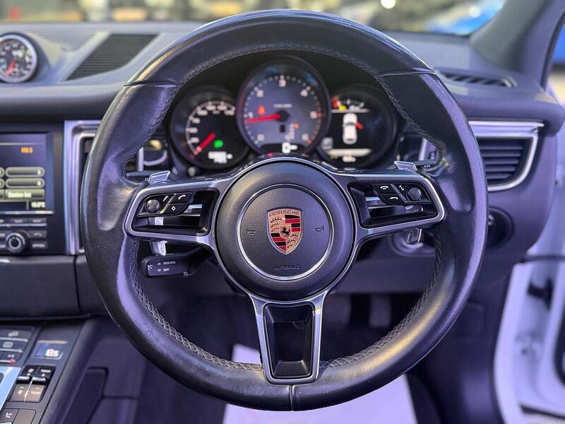 Porsche Macan 3.0 TD V6 S PDK 4WD Euro 6 (s/s) 5dr - U533