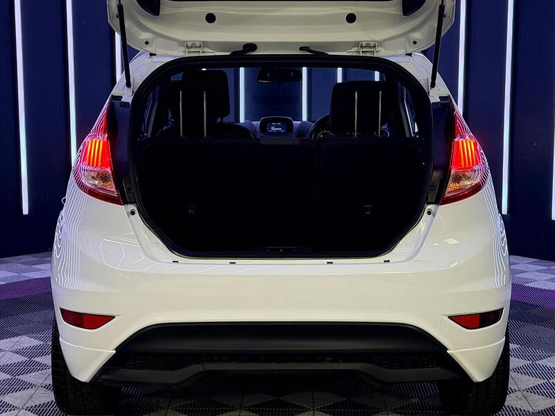 Ford Fiesta 1.0T EcoBoost ST-Line Euro 6 (s/s) 3dr - U568
