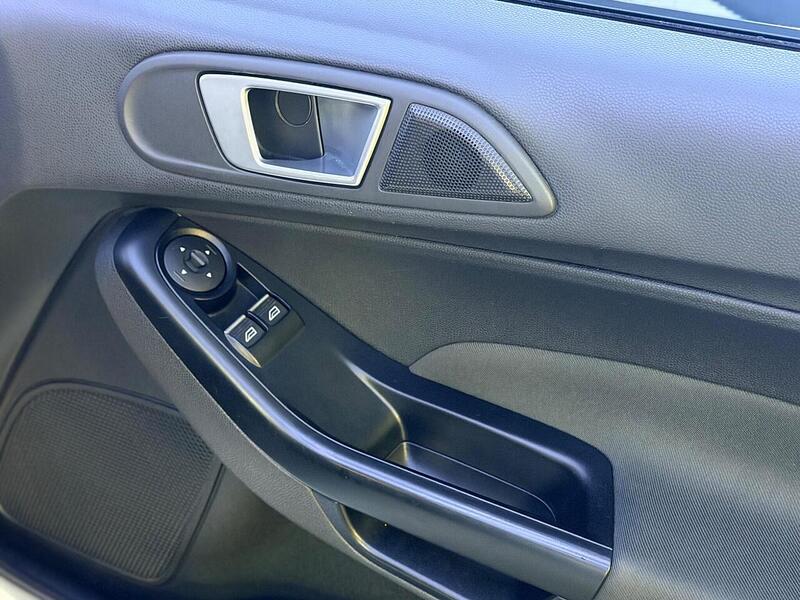 Ford Fiesta 1.0T EcoBoost ST-Line Euro 6 (s/s) 3dr - U568