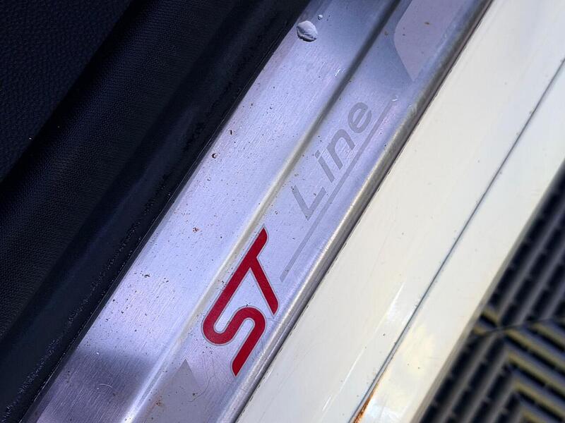 Ford Fiesta 1.0T EcoBoost ST-Line Euro 6 (s/s) 3dr - U568