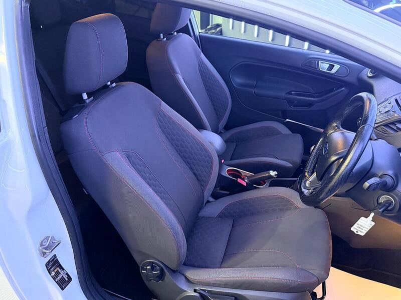 Ford Fiesta 1.0T EcoBoost ST-Line Euro 6 (s/s) 3dr - U568