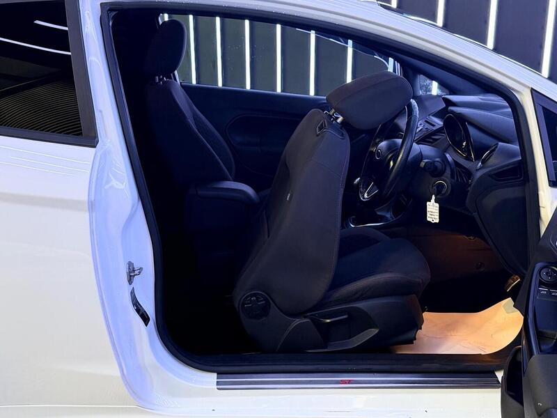 Ford Fiesta 1.0T EcoBoost ST-Line Euro 6 (s/s) 3dr - U568