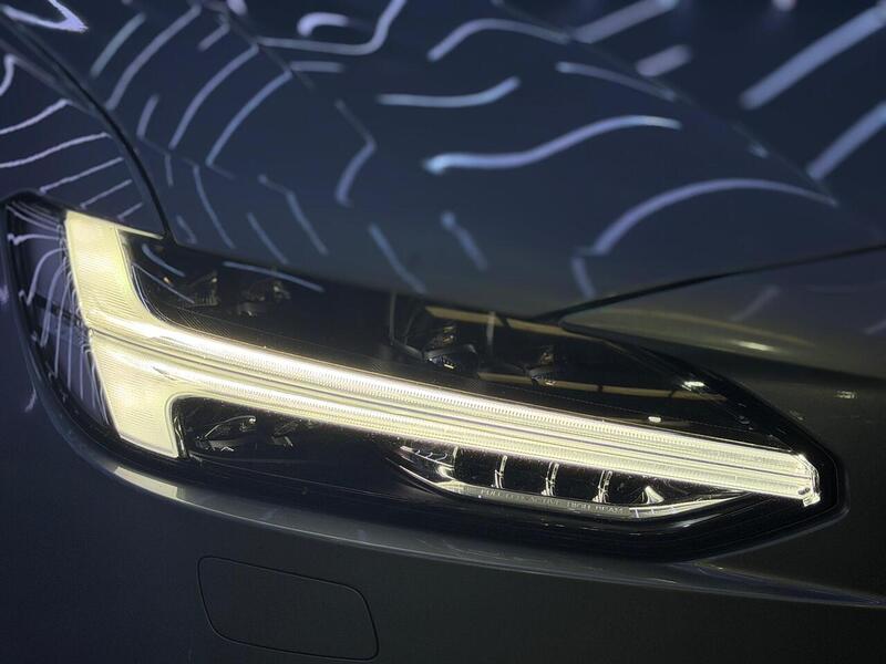 Volvo V90 2.0 D5 PowerPulse R-Design Pro Auto AWD Euro 6 (s/s) 5dr - U575
