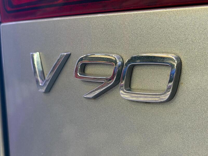 Volvo V90 2.0 D5 PowerPulse R-Design Pro Auto AWD Euro 6 (s/s) 5dr - U575