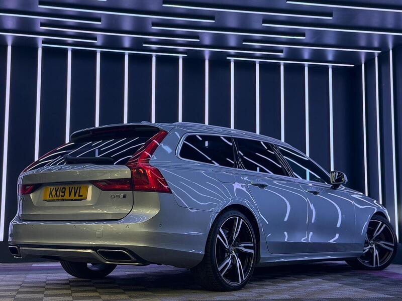 Volvo V90 2.0 D5 PowerPulse R-Design Pro Auto AWD Euro 6 (s/s) 5dr - U575