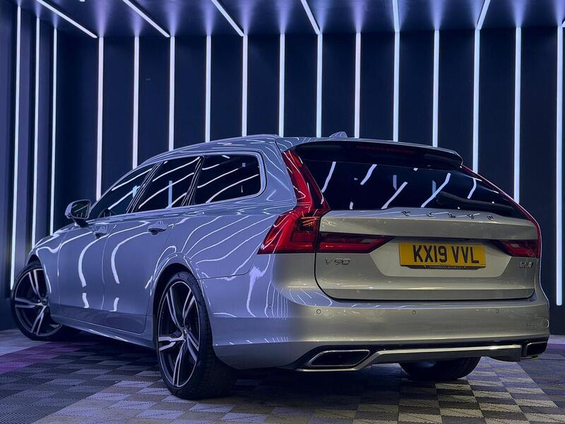 Volvo V90 2.0 D5 PowerPulse R-Design Pro Auto AWD Euro 6 (s/s) 5dr - U575