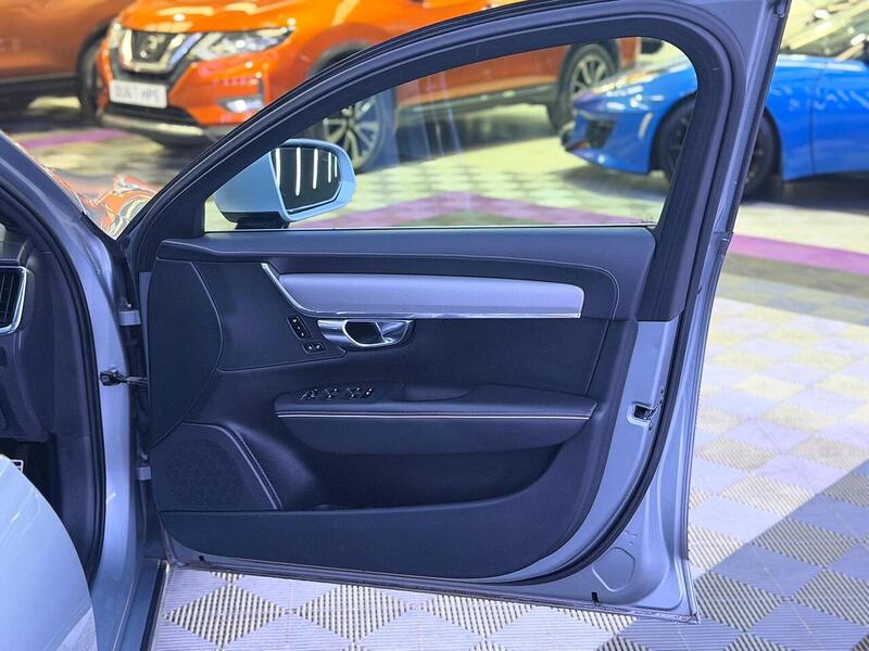 Volvo V90 2.0 D5 PowerPulse R-Design Pro Auto AWD Euro 6 (s/s) 5dr - U575