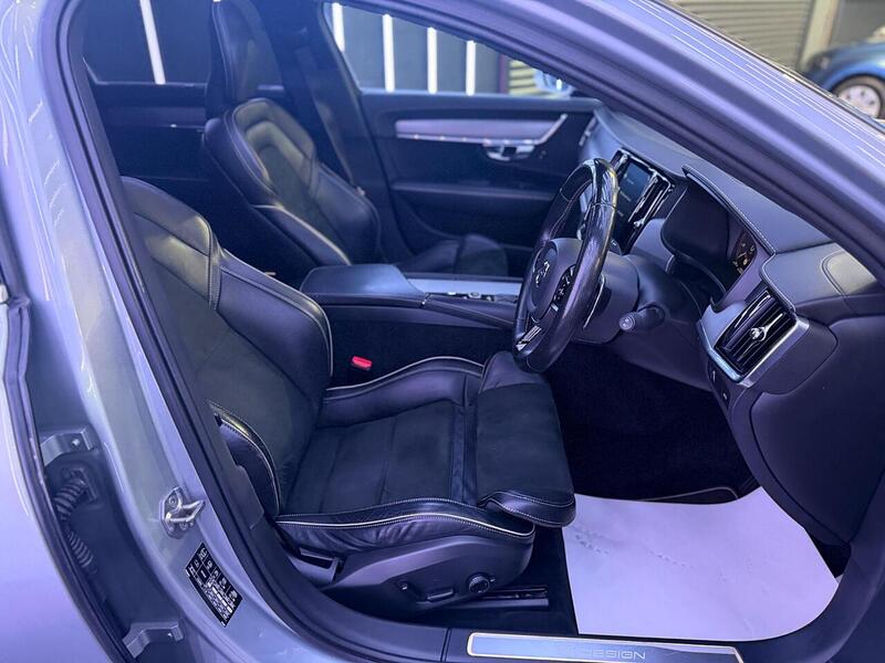 Volvo V90 2.0 D5 PowerPulse R-Design Pro Auto AWD Euro 6 (s/s) 5dr - U575