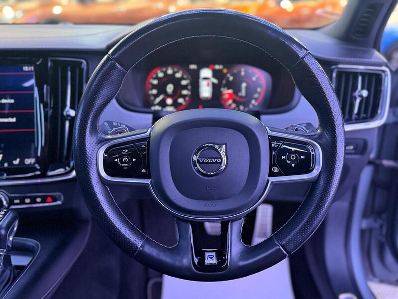 Volvo V90 2.0 D5 PowerPulse R-Design Pro Auto AWD Euro 6 (s/s) 5dr - U575