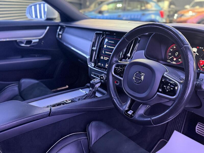 Volvo V90 2.0 D5 PowerPulse R-Design Pro Auto AWD Euro 6 (s/s) 5dr - U575