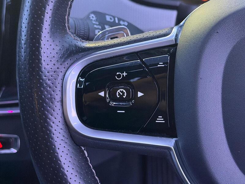 Volvo V90 2.0 D5 PowerPulse R-Design Pro Auto AWD Euro 6 (s/s) 5dr - U575