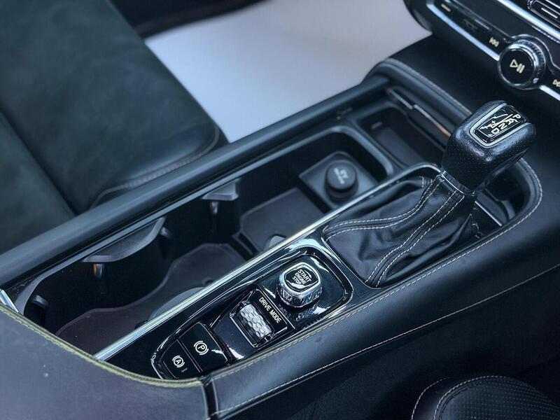 Volvo V90 2.0 D5 PowerPulse R-Design Pro Auto AWD Euro 6 (s/s) 5dr - U575