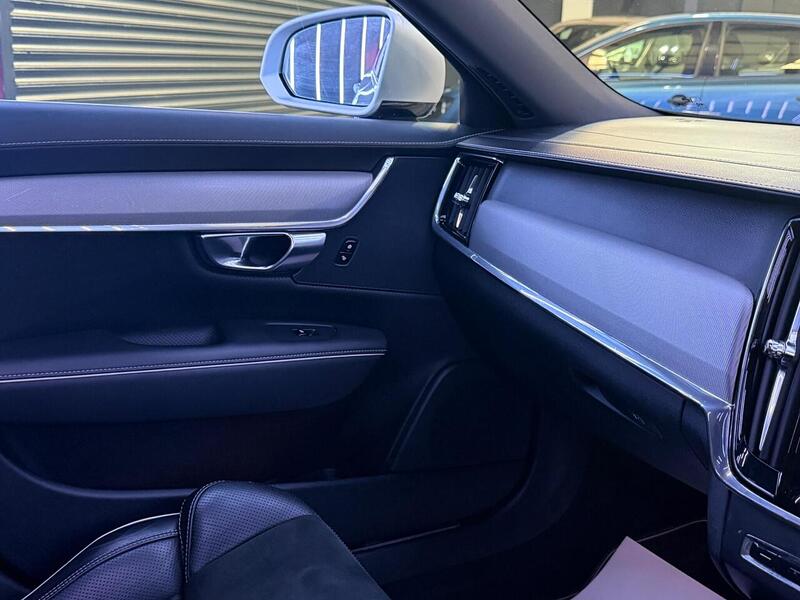Volvo V90 2.0 D5 PowerPulse R-Design Pro Auto AWD Euro 6 (s/s) 5dr - U575