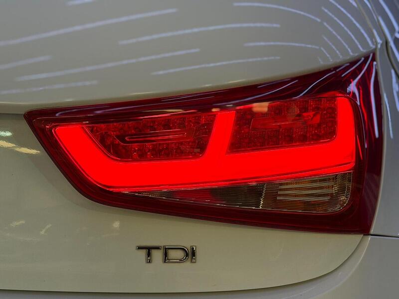 Audi A1 1.6 TDI S line Style Edition Sportback Euro 5 (s/s) 5dr - U579