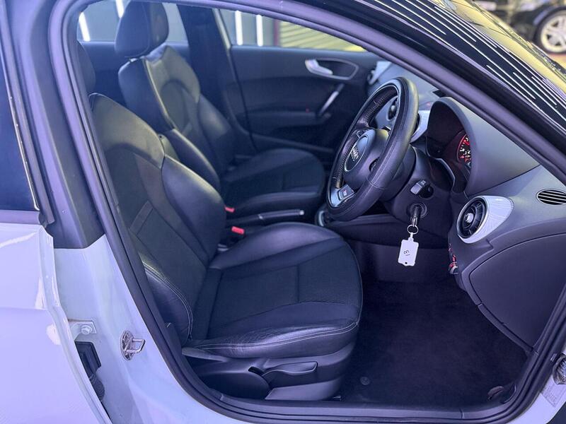 Audi A1 1.6 TDI S line Style Edition Sportback Euro 5 (s/s) 5dr - U579